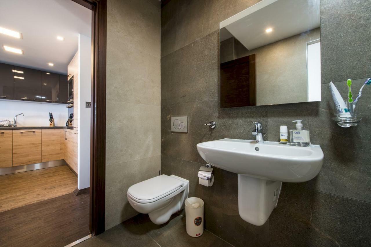Stylish Seaview Apartment In A Prime Location สลีมา ภายนอก รูปภาพ